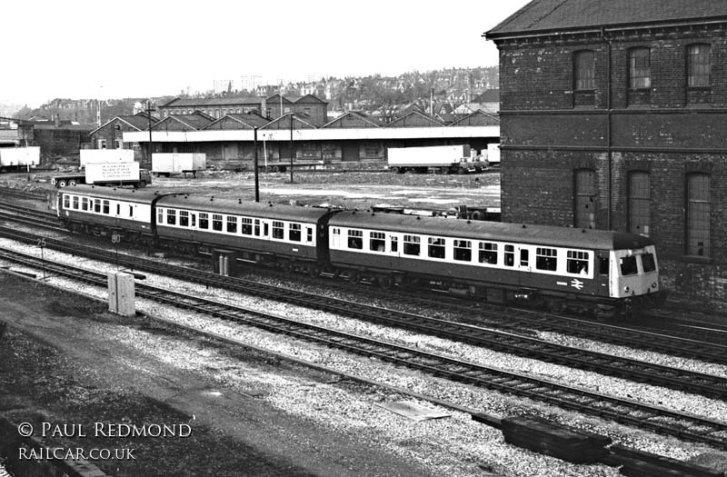 Class 120 DMU at Nottingham