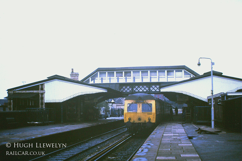 Class 120 DMU at Llanelli