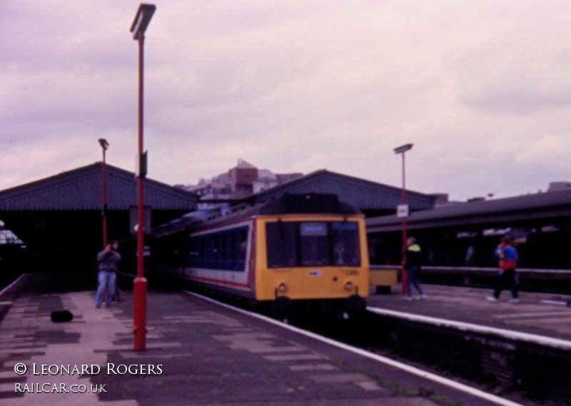 Class 121 DMU at Reading