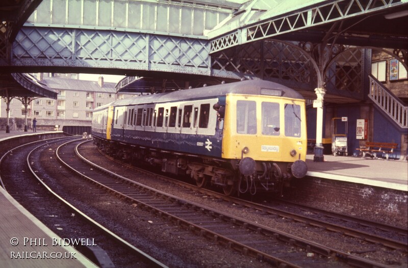 Class 122 DMU at Perth