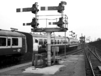 Class 122 DMU at Dundee