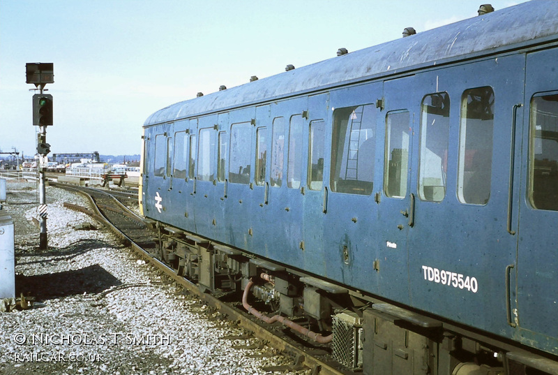 Class 122 DMU at Reading