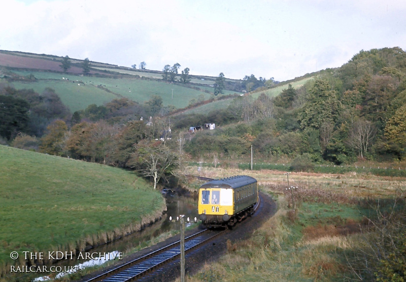 Class 122 DMU at Sandplace