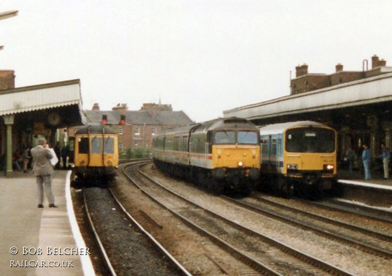 Class 122 DMU at Leamington Spa