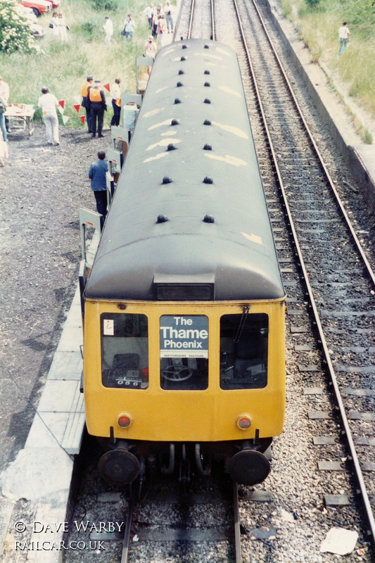 Class 122 DMU at Thame