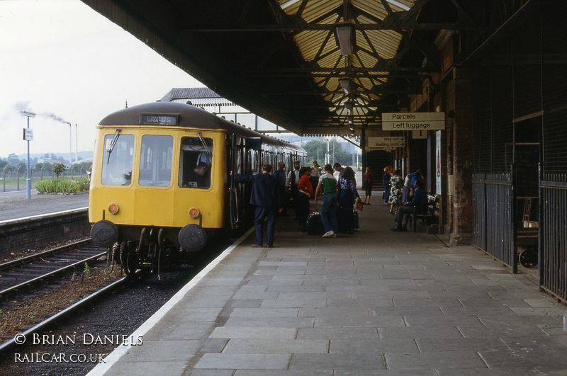 Class 122 DMU at Stratford-upon-Avon