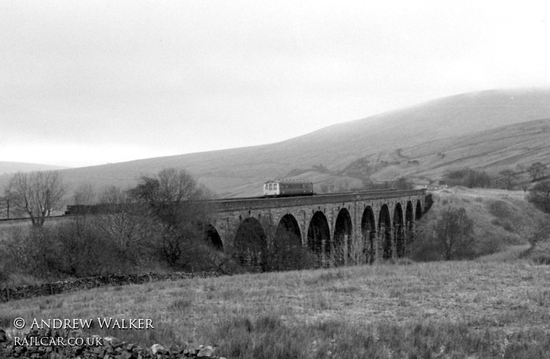 Class 122 DMU at Dent Head