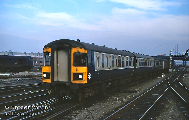 Class 123 DMU at Doncaster