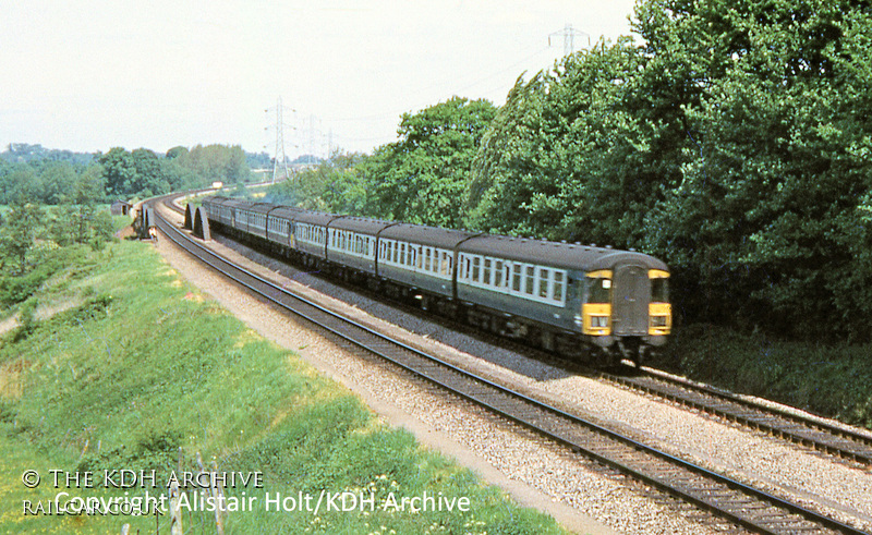 Class 123 DMU at near Cullham