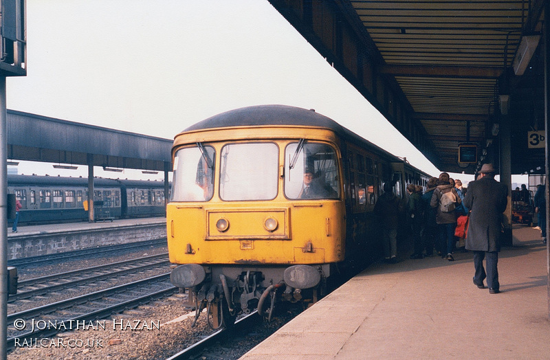 Class 124 DMU at Doncaster