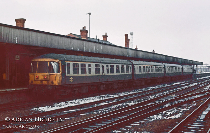 Class 124 DMU at Doncaster