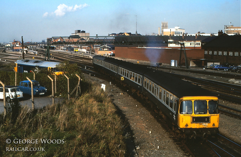 Class 124 DMU at Doncaster