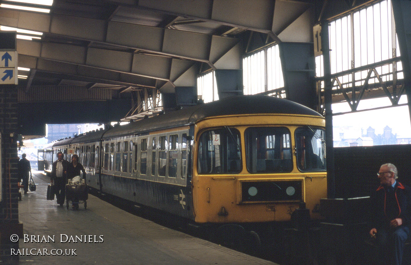 Class 124 DMU at Leeds