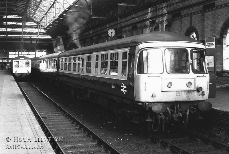 Class 124 DMU at Manchester Piccadilly