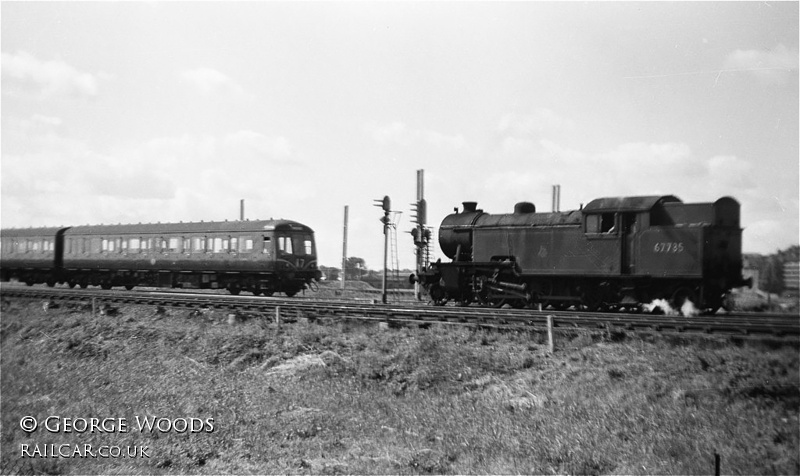 Class 125 DMU at Coppermill Junction