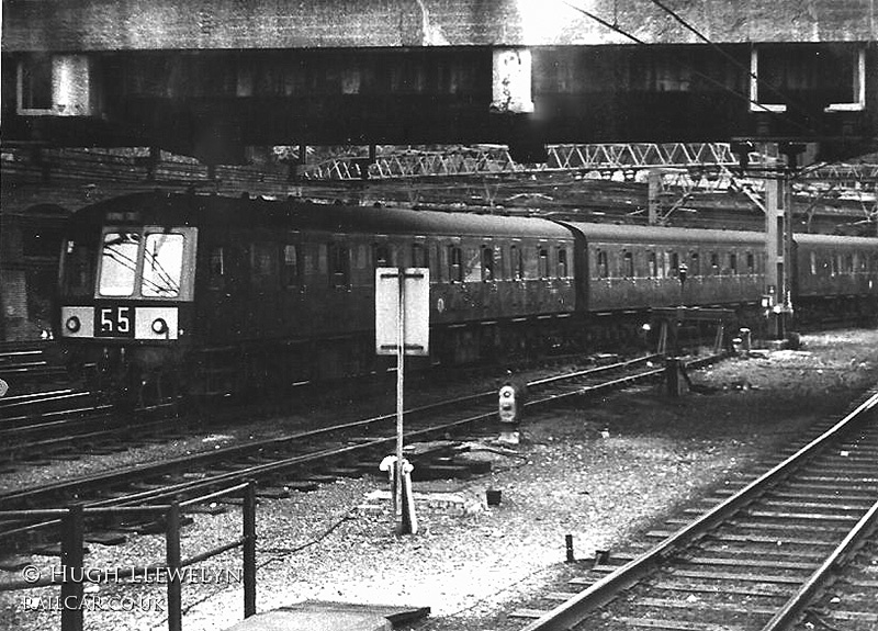 Class 125 DMU at London Liverpool Street