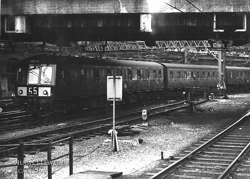 Class 125 DMU at London Liverpool Street