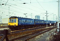 Class 127 DMU at Cambridge Street