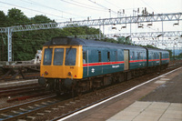 Class 127 DMU at Watford Junction