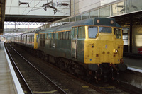 Class 127 DMU at Milton Keynes Central