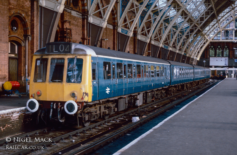 Class 127 DMU at St Pancras