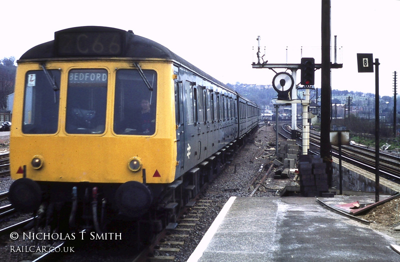 Class 127 DMU at Luton