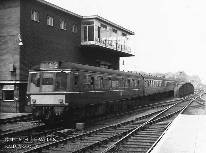 Class 127 DMU at St Pancras