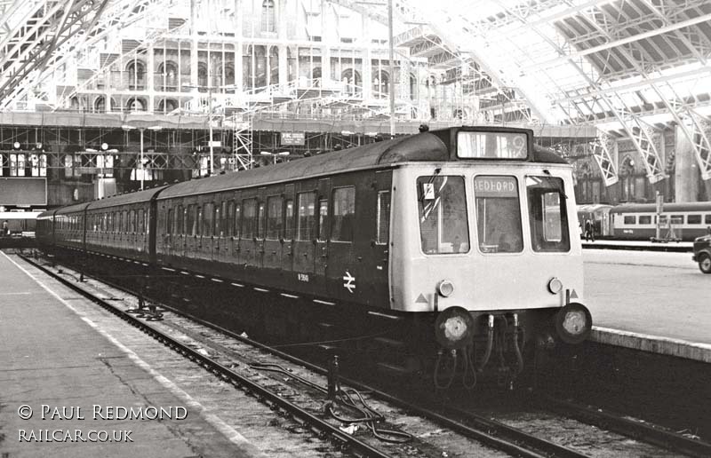 Class 127 DMU at St Pancras