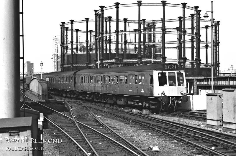 Class 127 DMU at St Pancras