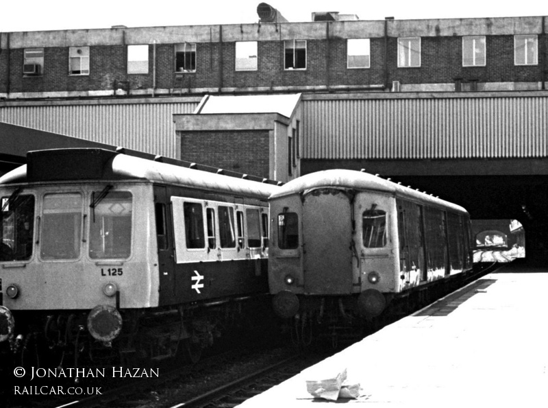 Class 128 DMU at Ealing Broadway