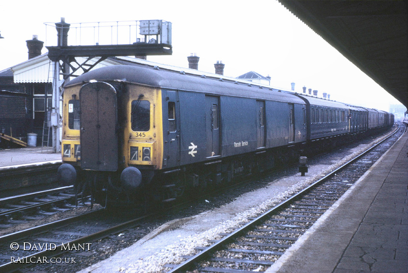 Class 128 DMU at Reading