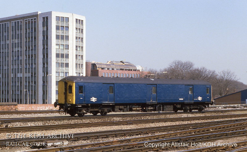 Class 128 DMU at Reading