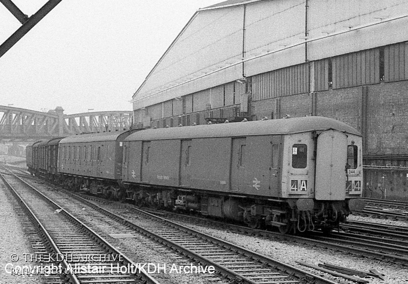 Class 128 DMU at London Paddington