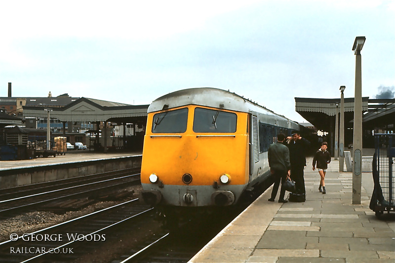 Blue pullman at Cardiff Central