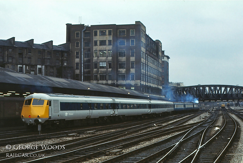 Blue pullman at London Paddington