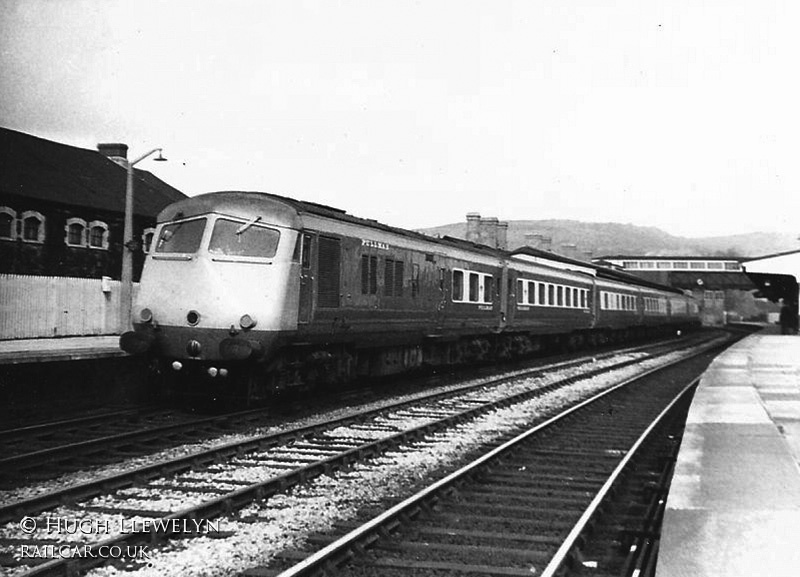 Blue pullman at Neath