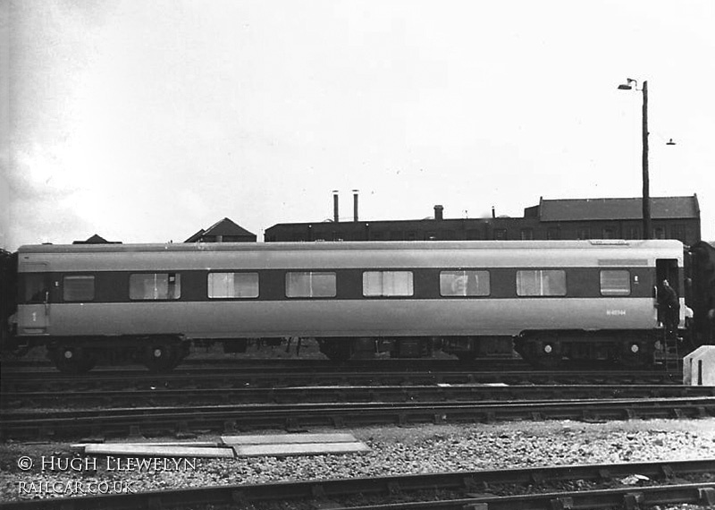 Blue pullman at Old Oak Common depot