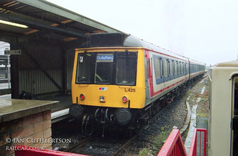 Class 117 DMU at Reading