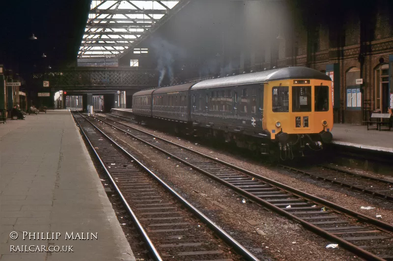 Class 100 DMU at Leicester