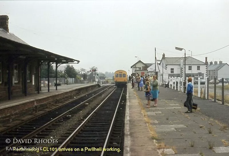 Class 101 DMU at Porthmadog