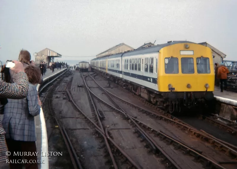 Class 101 DMU at New Holland Pier