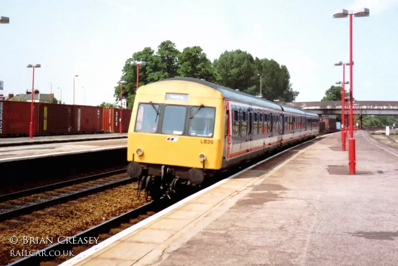 Class 101 DMU at Banbury