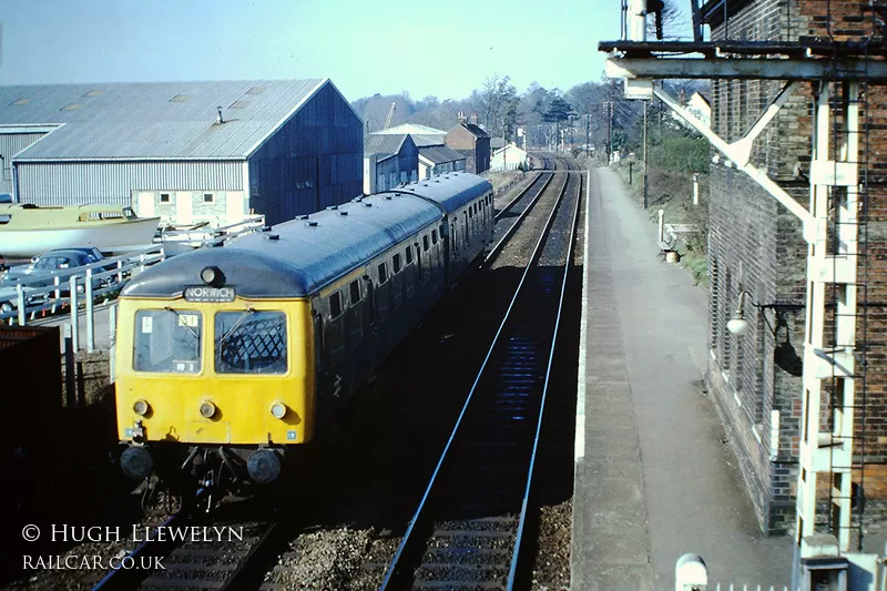 Class 105 DMU at Brundall