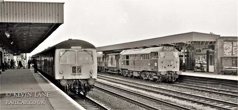 Class 105 DMU at Hitchin