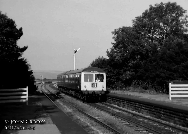 Class 105 DMU at Edale