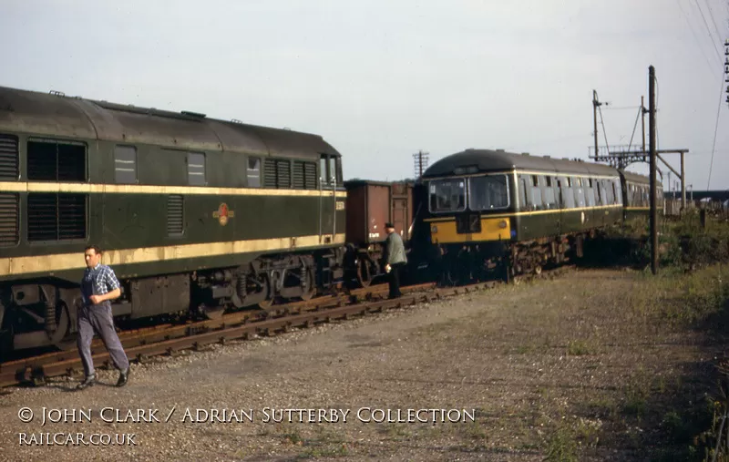 Class 105 DMU at Abbots Ripton