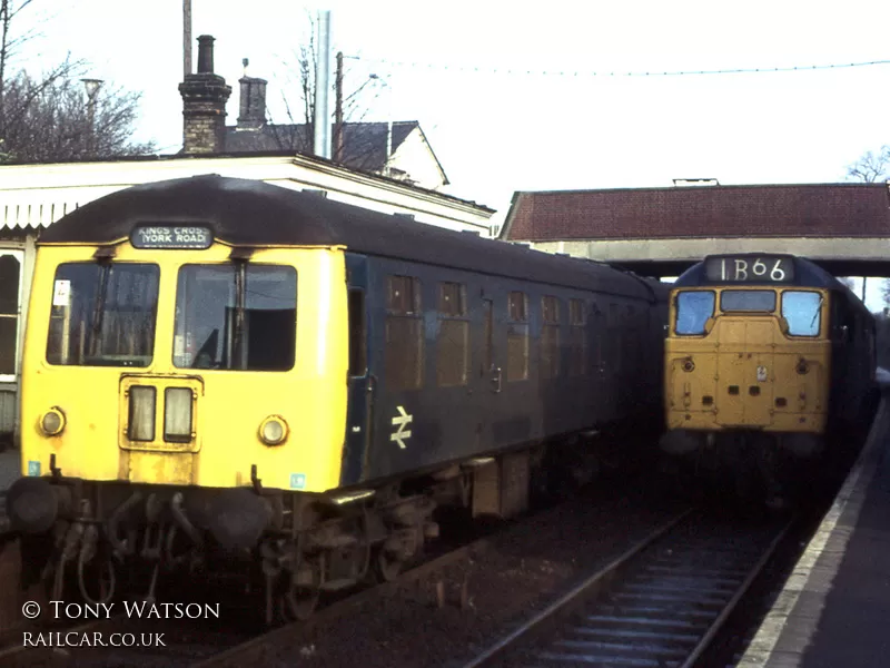 Class 105 DMU at Royston