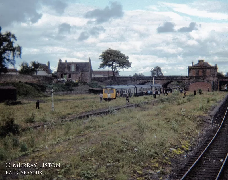 Class 105 DMU at Alloa