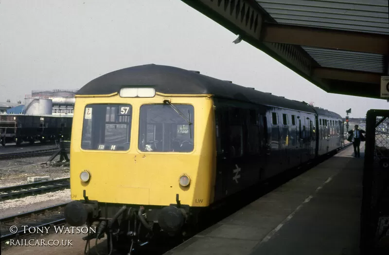 Class 105 DMU at Peterborough