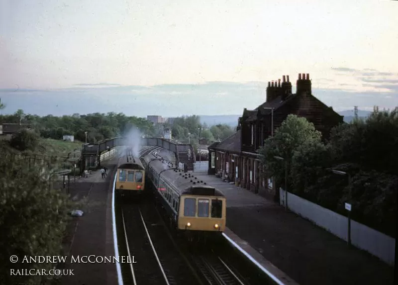 Class 107 DMU at Johnstone